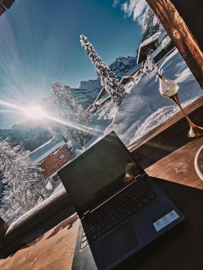 Mountain Hostel Gimmelwald Wengen Eksteriør bilde